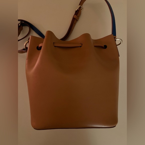 Dooney & Bourke leather bucket bag - Picture 2 of 7